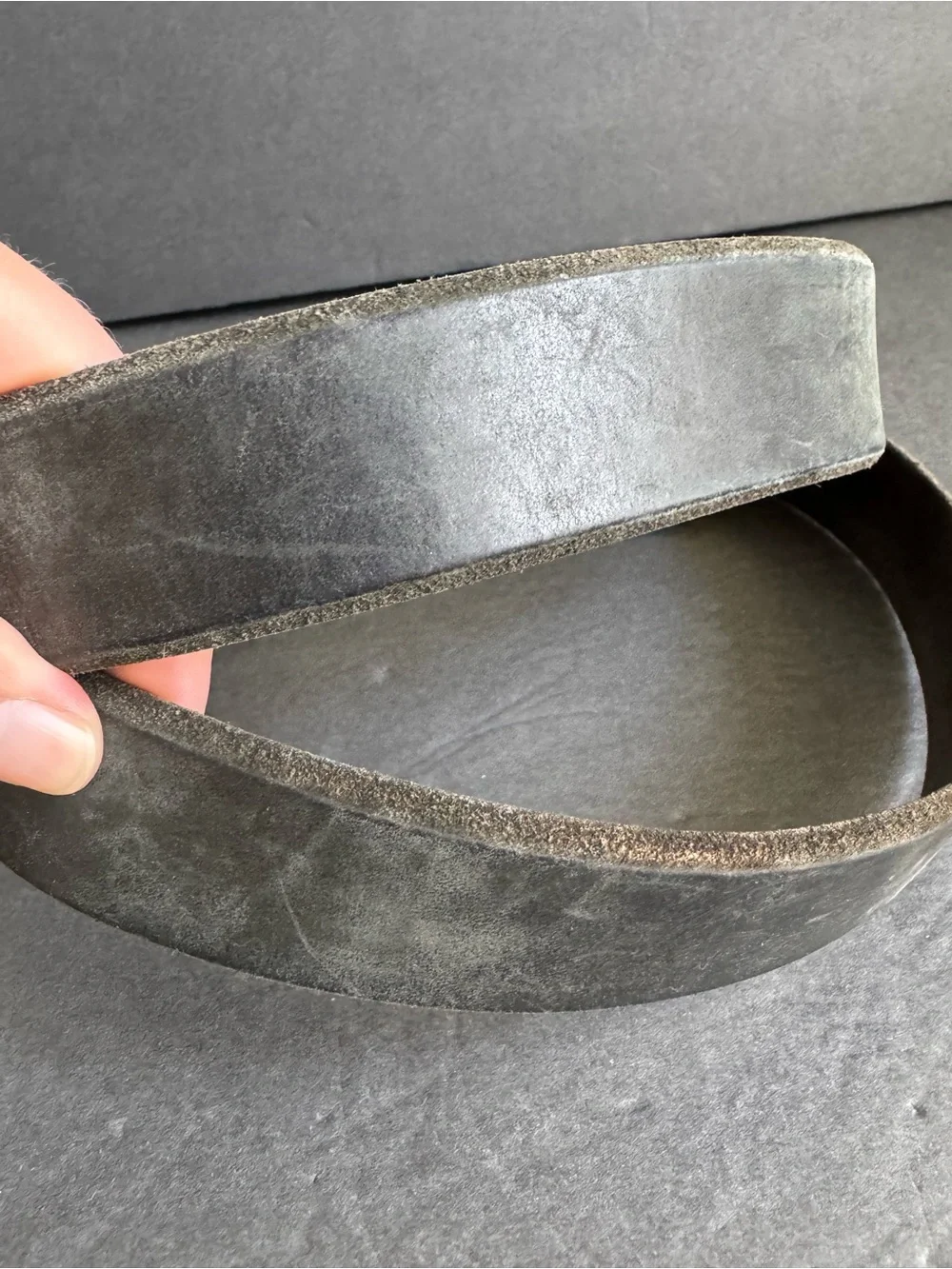 ARIAT‎ Distressed Black Leather Belt Well Worn Unisex Mens 42